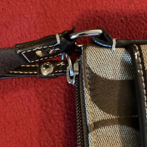 Coach Cross Body Bag - Picture 9 of 11